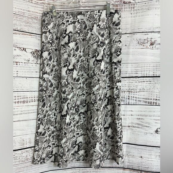 Sanctuary Skirt Womens size Large Satin snake print Midi Skirt everyday light - Picture 1 of 12